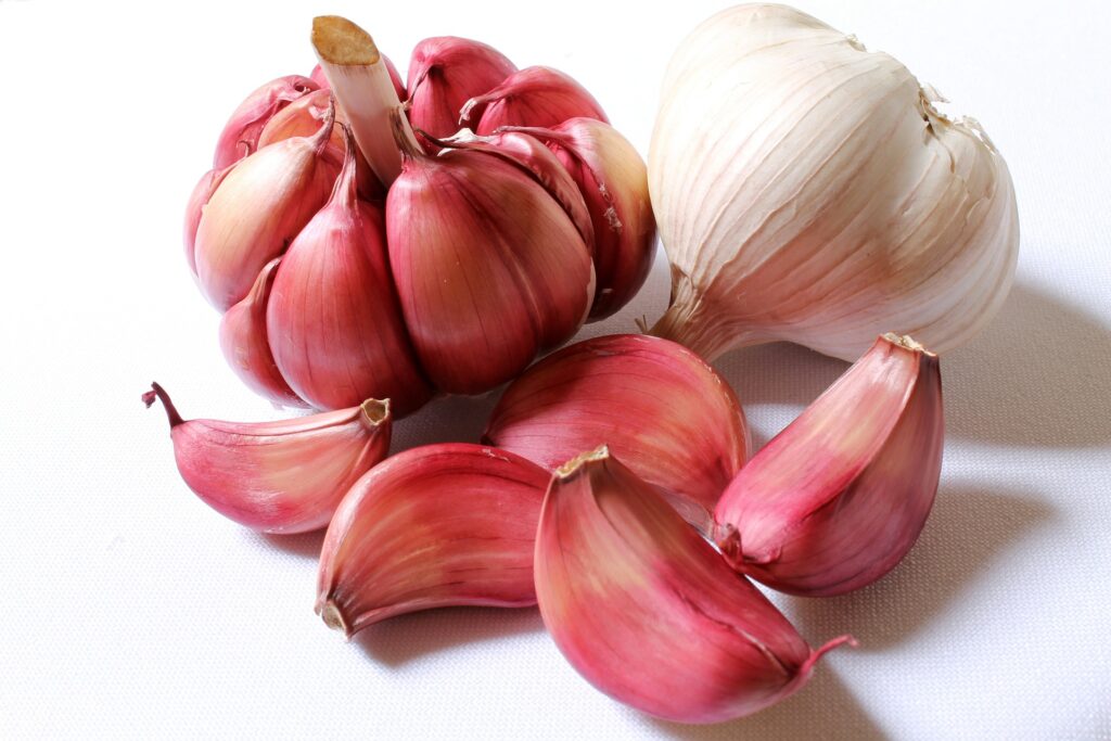 benefits-of-garlic-for-hair-and-skin-cloves-of-garlic-entertainments-saga