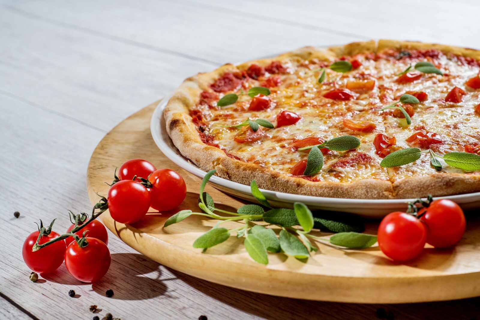 tomato-and-basil-pizza-entertainments-saga