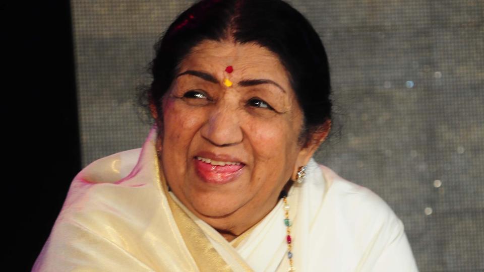 lata-mangeshkar-bollywood-singer-entertainments-saga