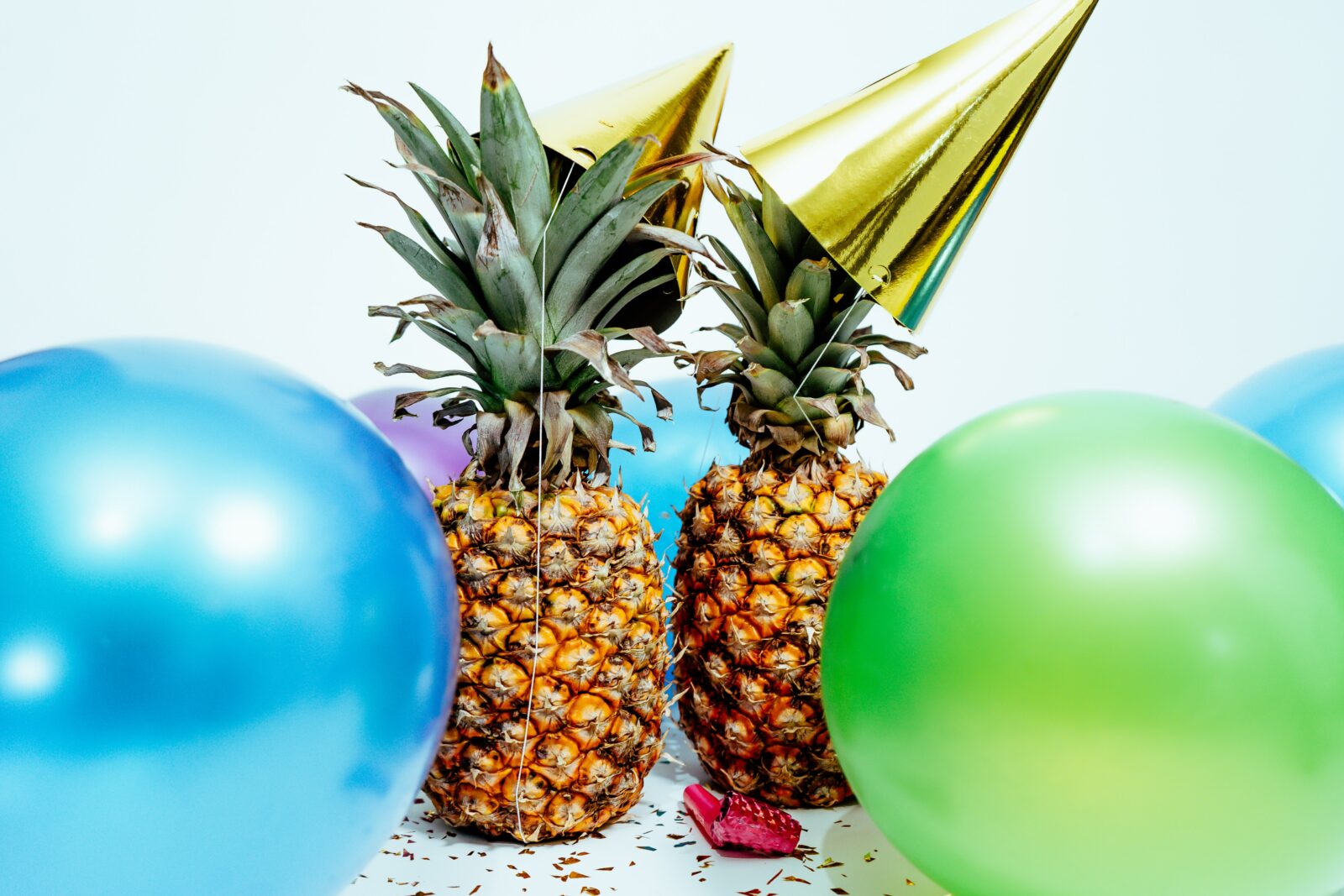 pineapple-party-arrangement-new-year-2020-new-year-resolution-entertainments-saga