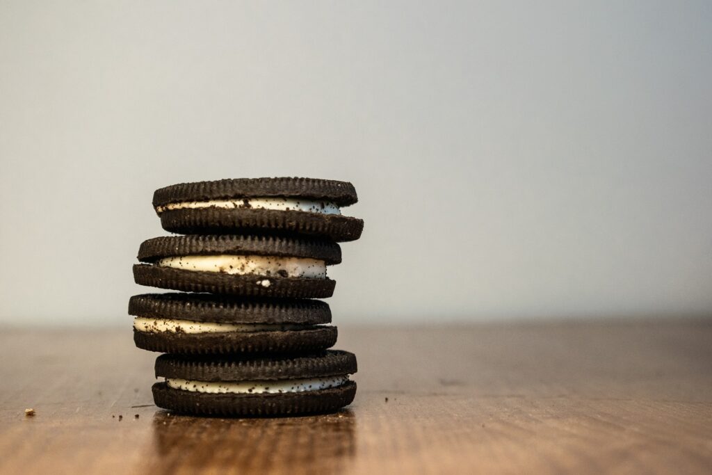oreo-cookies-stacked-oreo-dishes-online-food-blog