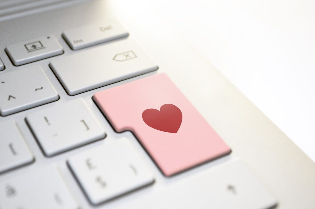 heart-on-keyword-dating-apps-online