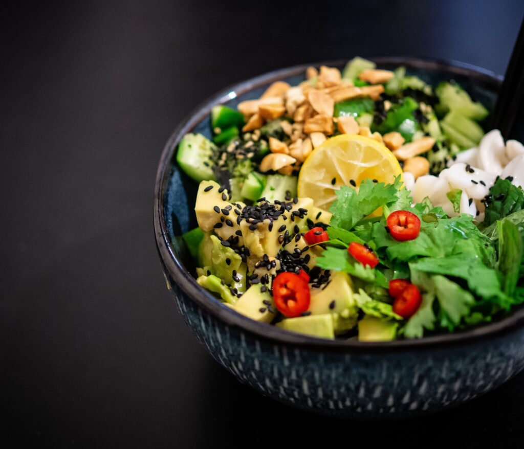 bowl-of-salad-online-food-blog